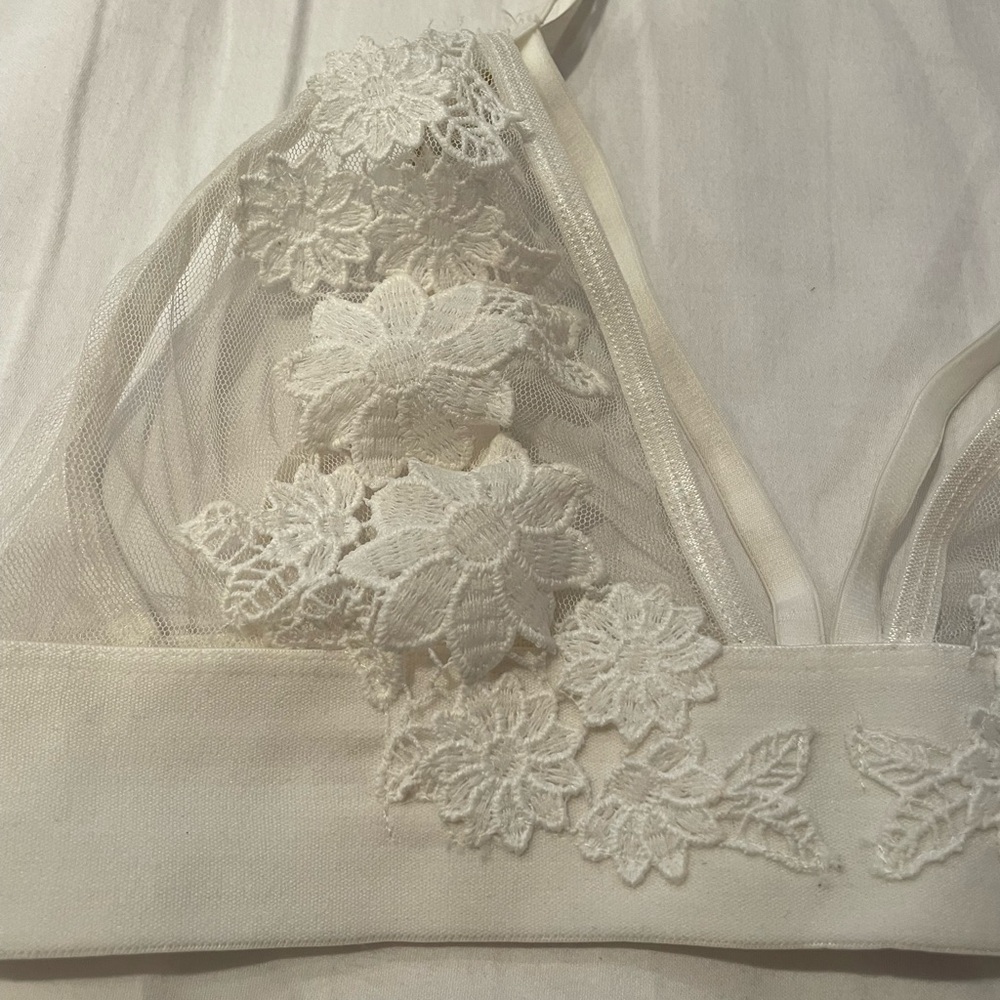 Bralette - Picture 2 of 4